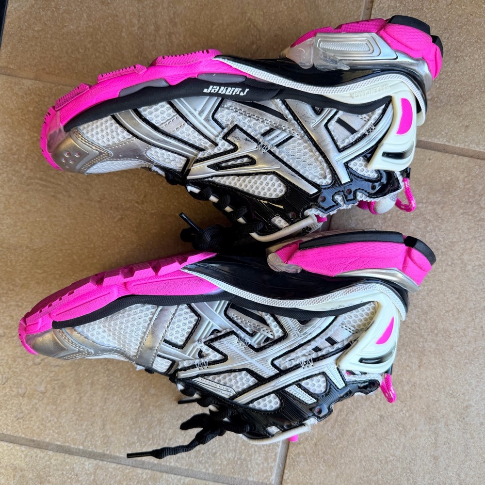 Balenciaga Pink Runner Sneakers Woman fit US size 10 - Picture 4 of 8